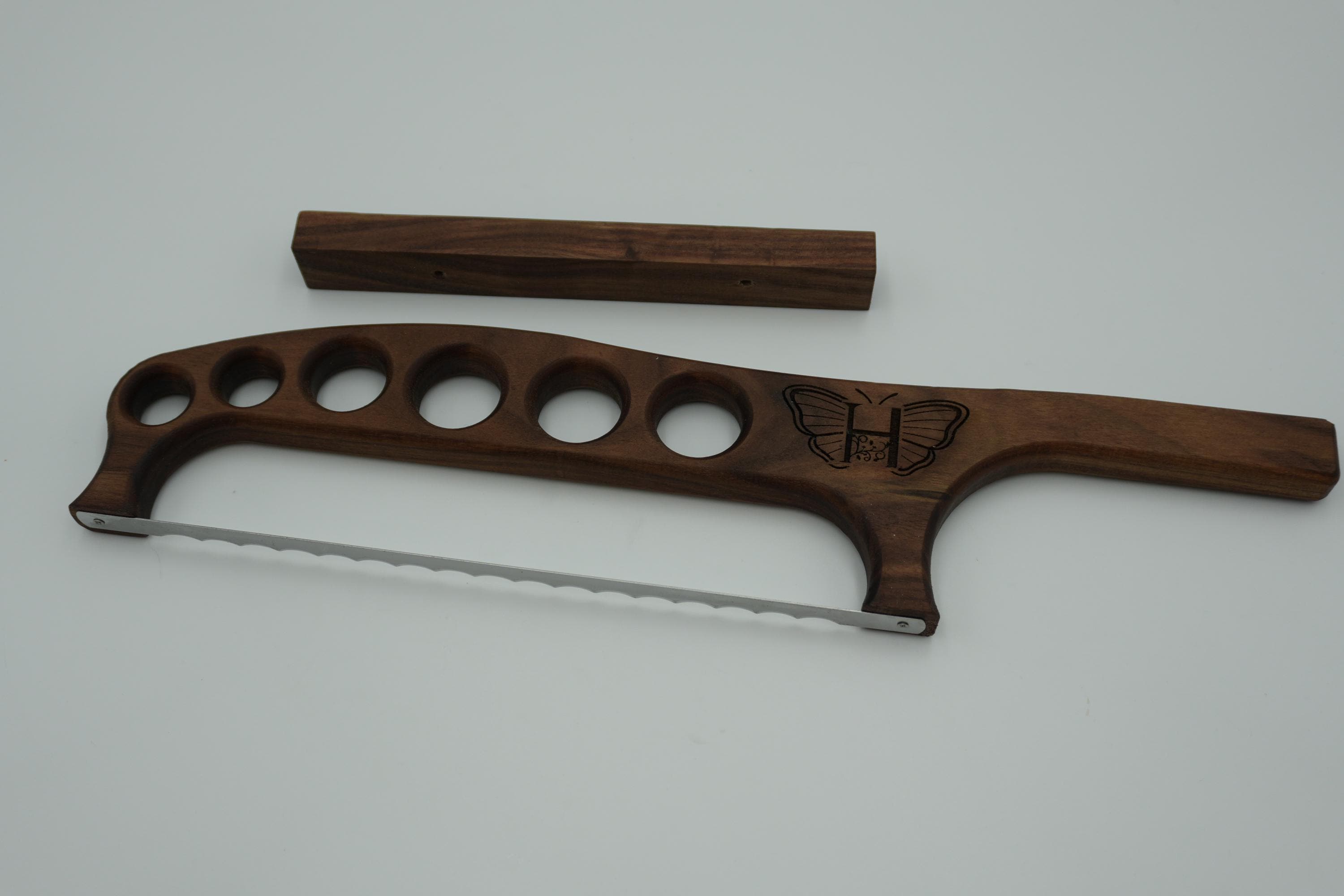 Handcrafted Walnut Bow Bread Knife with Magnetic Wooden Sheath and customized engraving – Artisan Bread Saw optional breadboard/tray