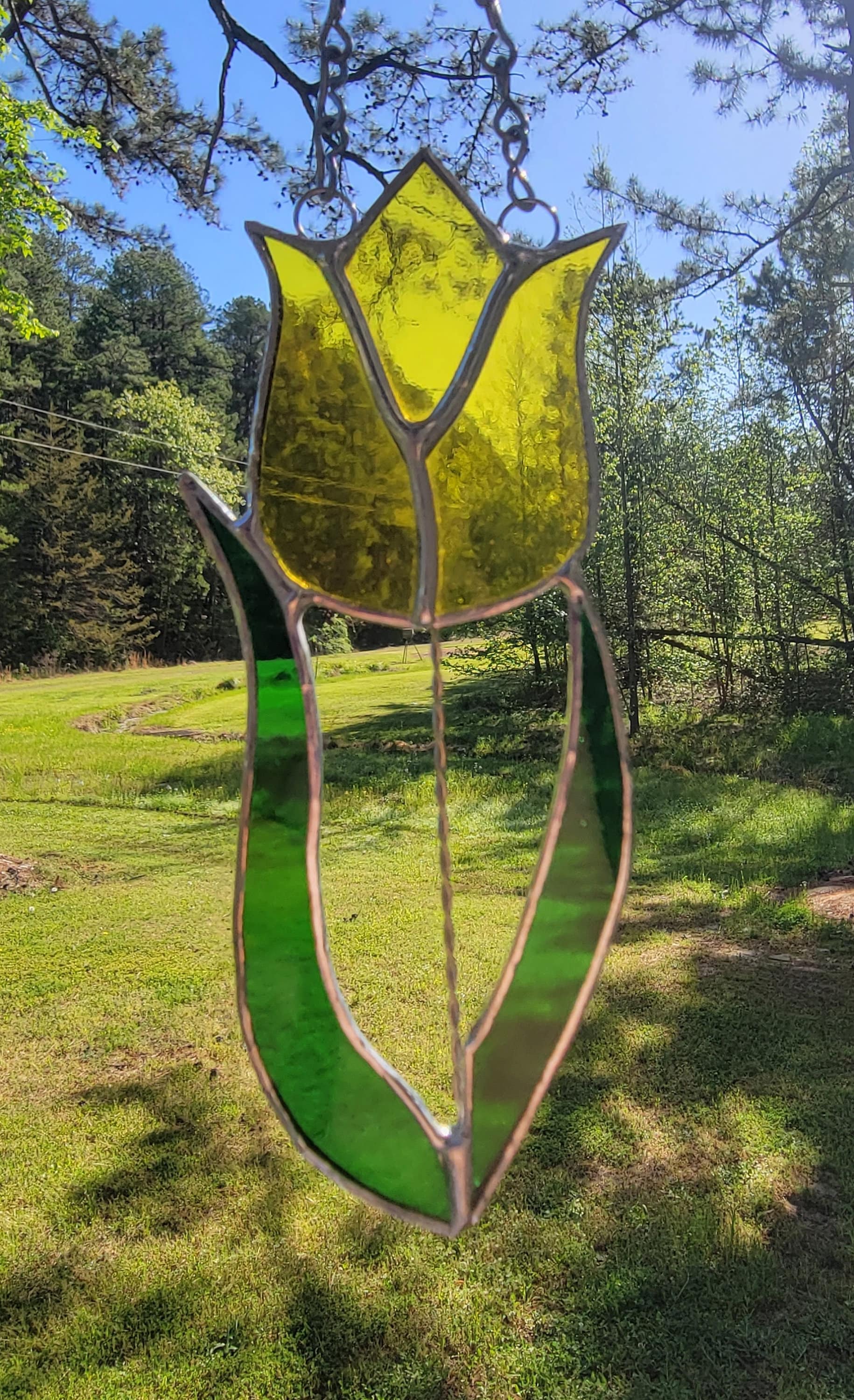 Stained Glass Tulip - Blossom Your Space with Colorful Elegance