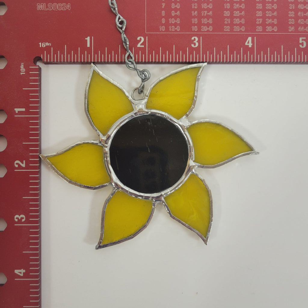 Capture the Beauty of Nature with our Stained Glass Sunflower - Timeless Elegance in Every Petal